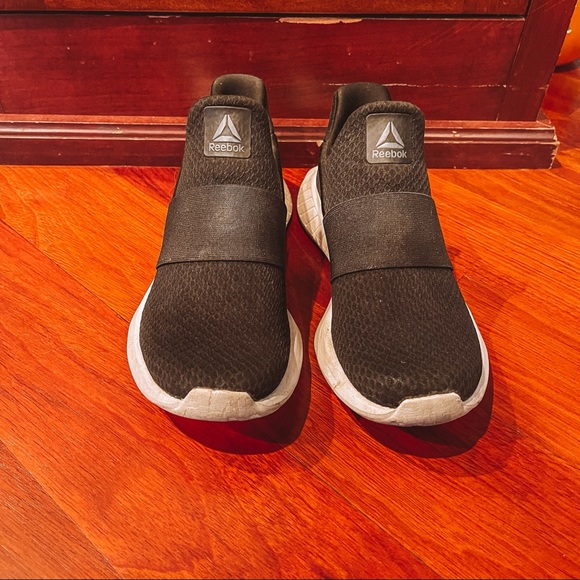 Reebok athletic shoes - Picture 3 of 4